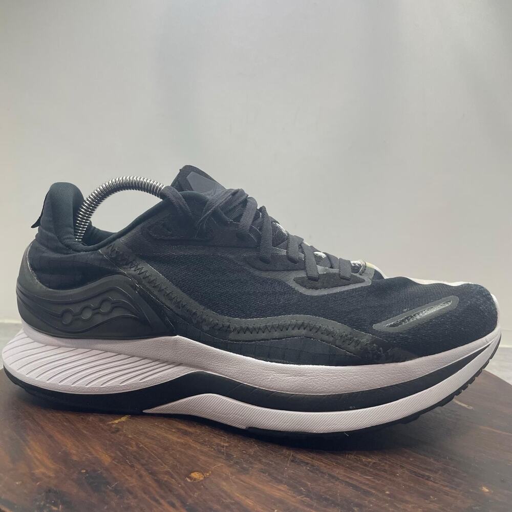Saucony Shoes Mens Size 9.5 Two Tone Black White Endorphin Shift 2 Road Shoes